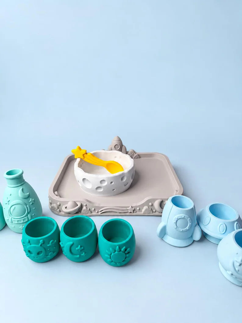 Pour & Play Space Sensory Set, Rocket Astronaut Alien Mixing Experiment, Montessori-Inspired Kids Activity