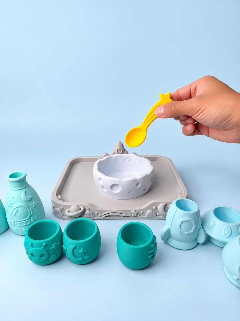 Pour & Play Space Sensory Set, Rocket Astronaut Alien Mixing Experiment, Montessori-Inspired Kids Activity